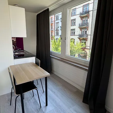 Downtown Deluxe With Queen Bed Be-26 Zurich